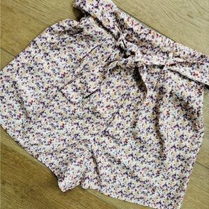 Zara High Waist Floral Women's Shorts - Cream and Purple